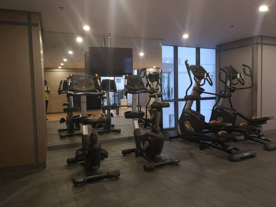 A2J Luxury 1Br Suite Near Venice Mall Bgc Taguig Манила Экстерьер фото